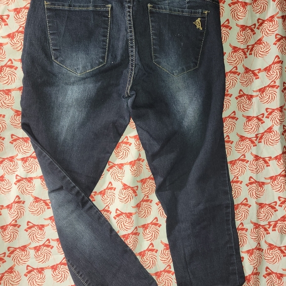 VIP Jeans - Picture 3 of 3